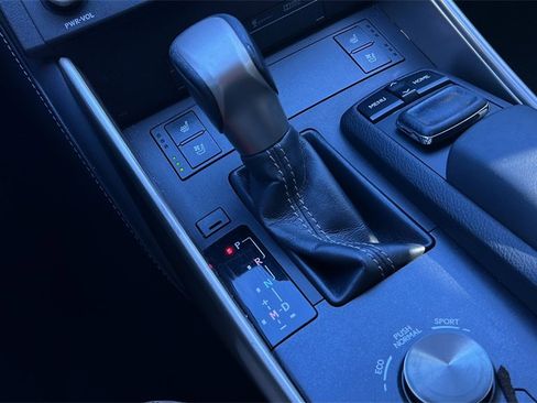 Used 2015 Lexus IS 250 image 21