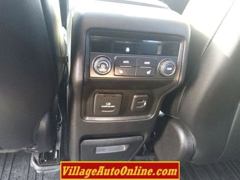 Used 2019 GMC Acadia SLT w/ LPO, Floor Liner Package AWD/4WD image 29