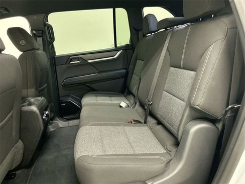 New 2025 GMC Acadia Elevation image 19