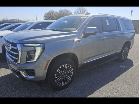 Used 2025 GMC Yukon XL Elevation image 6