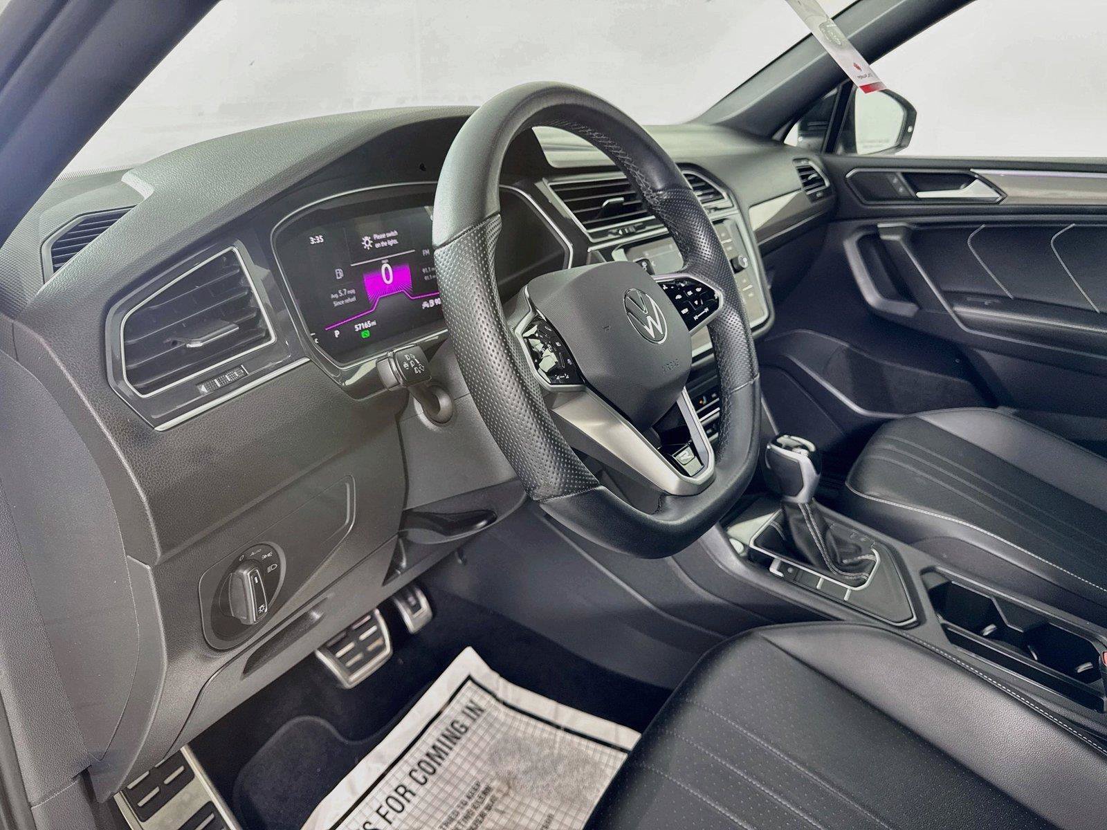 Used 2023 Volkswagen Tiguan SE R-Line FWD image 9