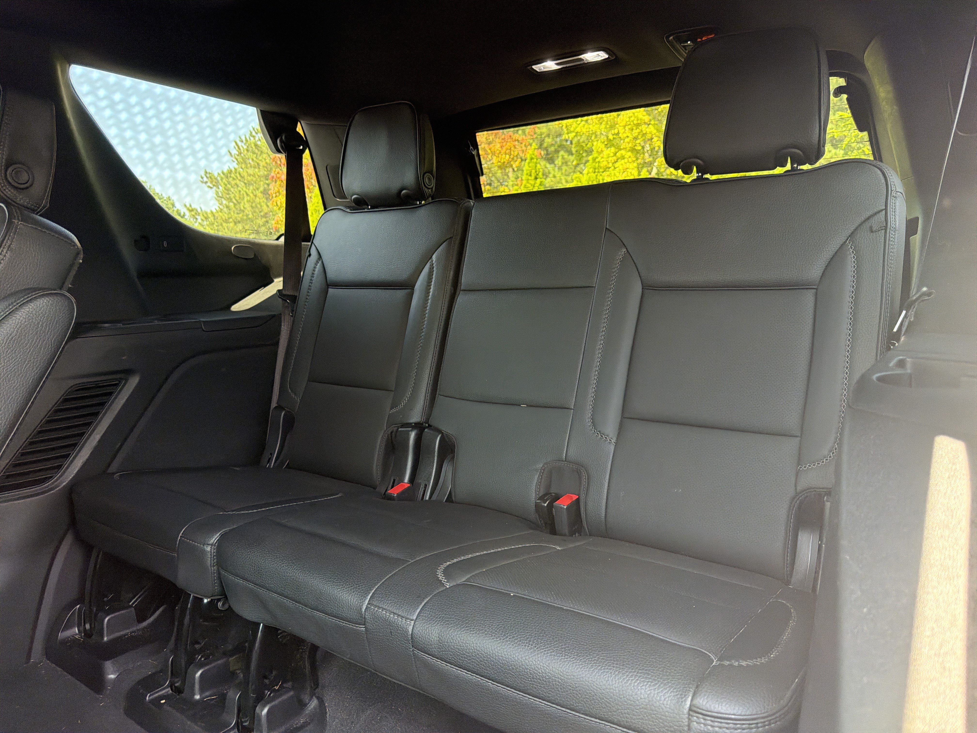 Used 2023 GMC Yukon Denali RWD image 9