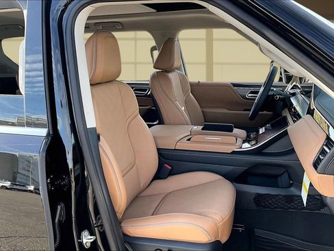 New 2026 INFINITI QX80 Luxe w/ Cargo Package AWD/4WD image 7