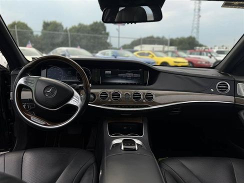 Used 2017 Mercedes-Benz S 550 Sedan image 17