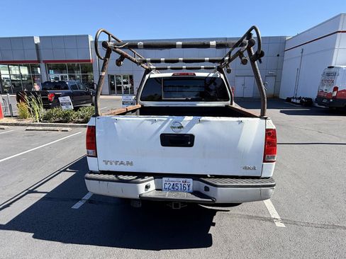 Used 2015 Nissan Titan S AWD/4WD image 10