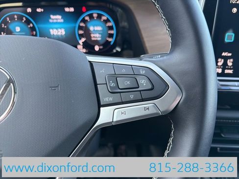 Used 2025 Volkswagen Atlas SE image 15