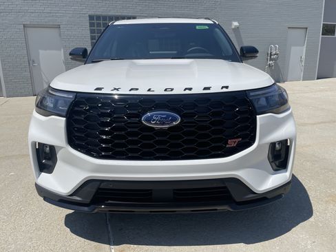 New 2026 Ford Explorer ST w/ Sun And Sound Package AWD/4WD image 9