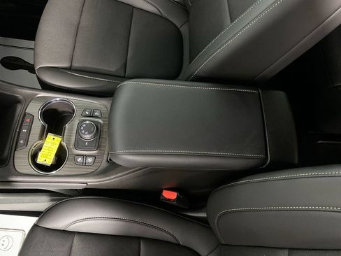 Used 2023 GMC Acadia SLT w/ Preferred Package AWD/4WD image 20