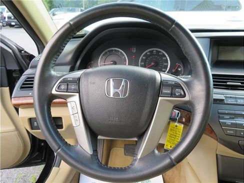 Used 2011 Honda Accord EX-L image 11