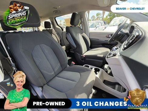 Used 2023 Chrysler Voyager LX FWD image 30