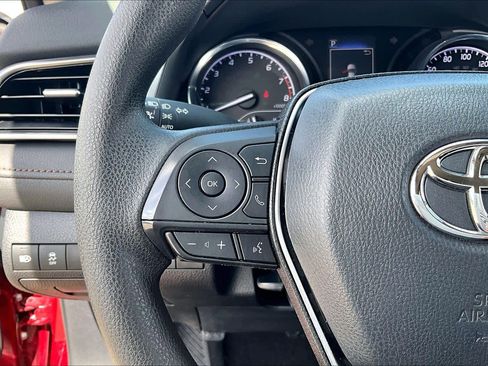 Used 2020 Toyota Camry LE image 22