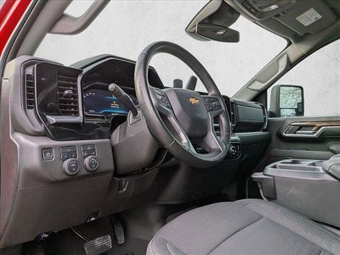 Used 2024 Chevrolet Silverado 2500 LT w/ Convenience Package image 9