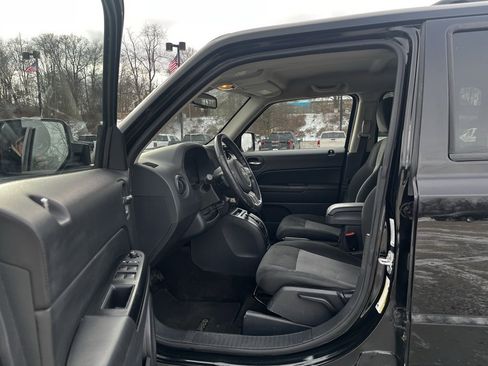 Used 2016 Jeep Patriot Latitude image 17