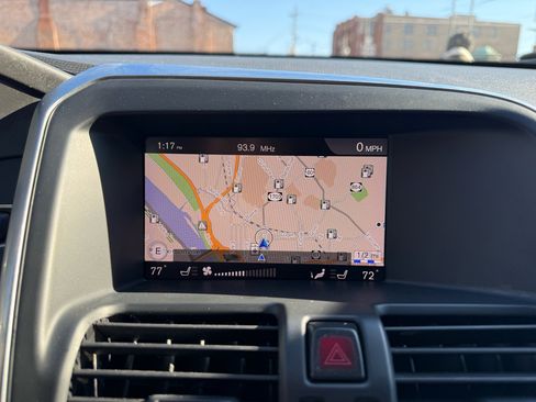 Used 2017 Volvo XC60 T6 Dynamic w/ Preferred Option Package image 11