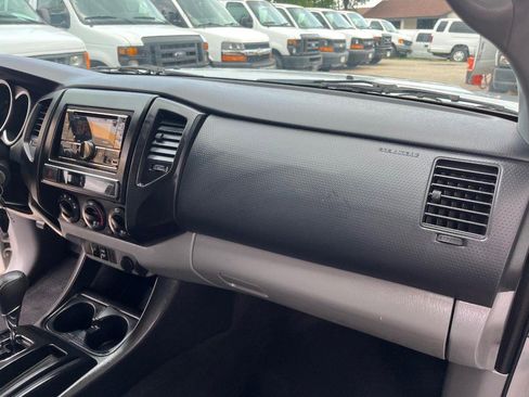 Used 2013 Toyota Tacoma 2WD Access Cab image 11
