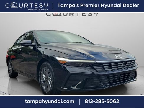 Certified 2025 Hyundai Elantra Blue image 4