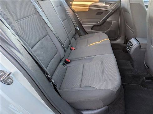 Used 2019 Volkswagen e-Golf SE w/ Driver Assistance Package image 18