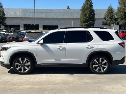 Used 2023 Honda Pilot Elite image 6