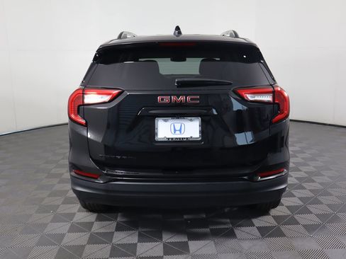 Used 2023 GMC Terrain SLE w/ Driver Convenience Package image 6