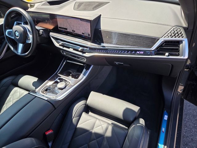 Used 2025 BMW X5 xDrive40i w/ M Sport Package AWD/4WD image 28