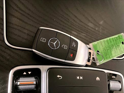 Used 2021 Mercedes-Benz GLC 300 image 15