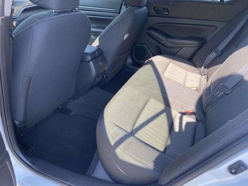 Used 2024 Nissan Altima 2.5 SV w/ SV Premium Package FWD image 8
