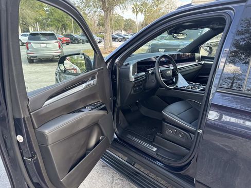 Certified 2025 Cadillac Escalade Sport w/ Touring Package image 19