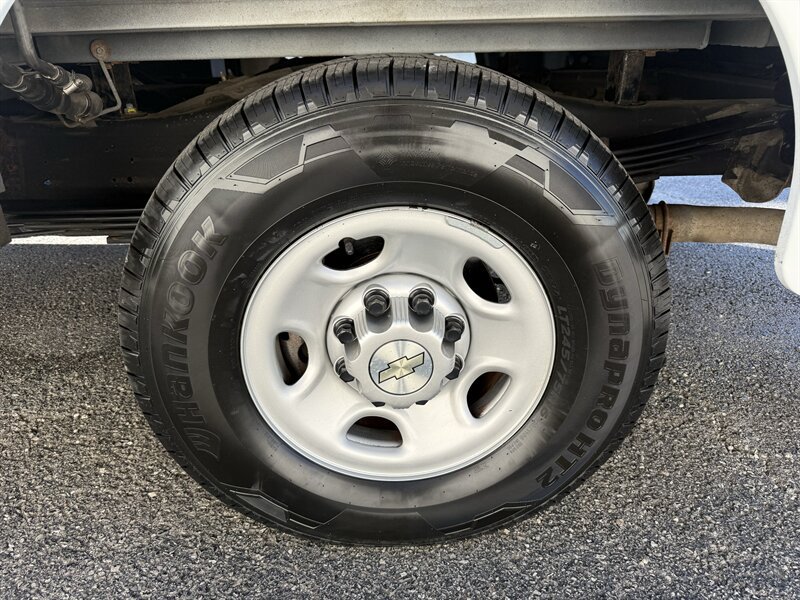 Used 2021 Chevrolet Express 3500 w/ Power Convenience Package RWD image 27