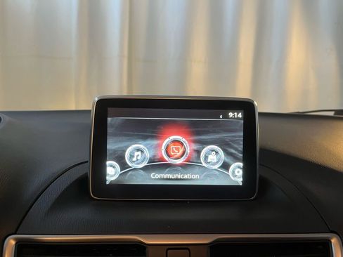 Used 2016 MAZDA MAZDA3 i Touring w/ Popular Equipment Package image 18