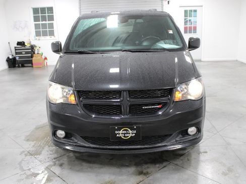Used 2019 Dodge Grand Caravan GT FWD image 3