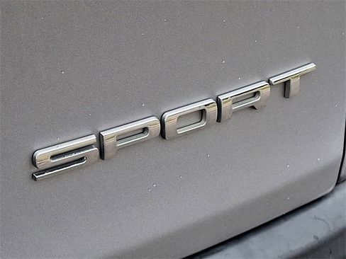 Used 2016 Jeep Cherokee Sport image 21