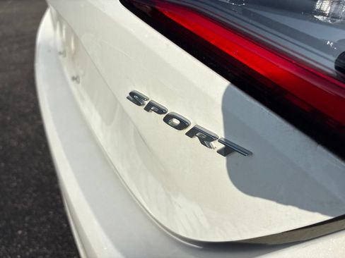 Used 2023 Honda Civic Sport image 4
