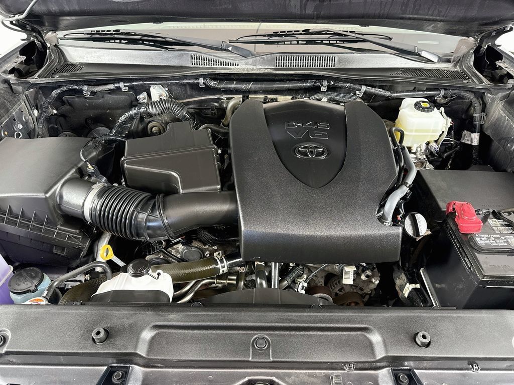 Used 2021 Toyota Tacoma TRD Off-Road AWD/4WD image 29