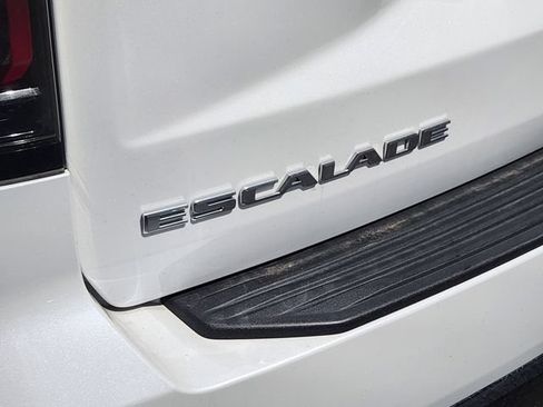 Used 2022 Cadillac Escalade ESV Sport w/ Touring Package AWD/4WD image 26