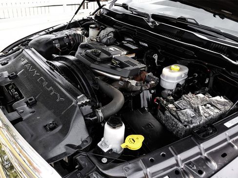 Used 2018 RAM 2500 Tradesman w/ Chrome Appearance Group image 48