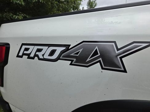 Used 2021 Nissan Titan PRO-4X w/ Pro-4x Convenience Package AWD/4WD image 10