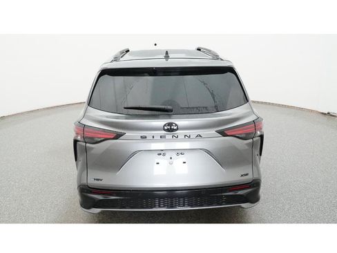 New 2026 Toyota Sienna XSE FWD image 7