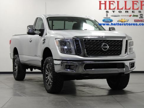 Used 2018 Nissan Titan SV AWD/4WD image 1