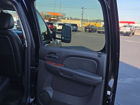 Used 2011 Chevrolet Silverado 1500 LTZ w/ Max Trailering Pack image 18