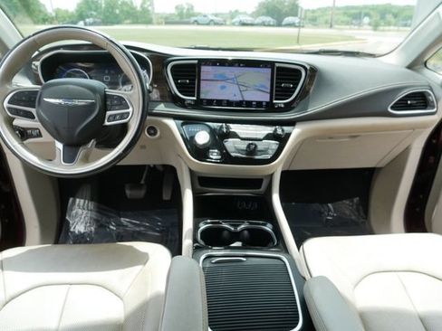 Used 2021 Chrysler Pacifica Limited w/ Premium & Safety Sphere Group AWD/4WD image 23