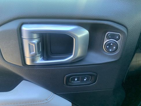 Used 2022 Jeep Wrangler Unlimited Sahara image 10