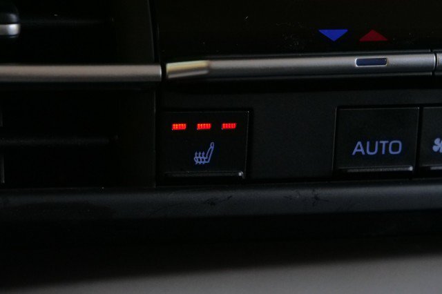 Used 2024 Toyota Sienna XLE w/ XLE Plus Package FWD image 22