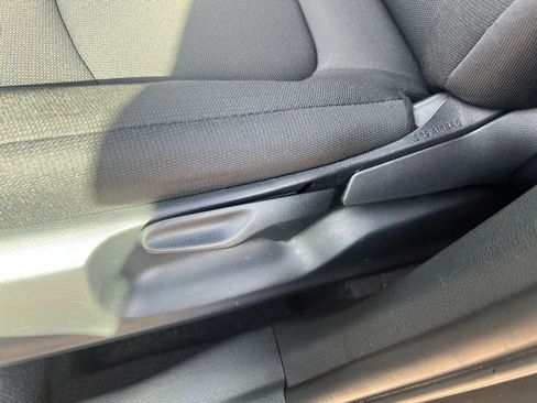 Used 2025 Toyota Corolla Cross LE image 23