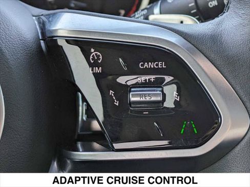 Used 2023 Jaguar F-PACE S AWD/4WD image 31