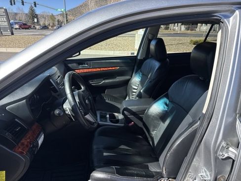 Used 2011 Subaru Outback 2.5i Limited image 13