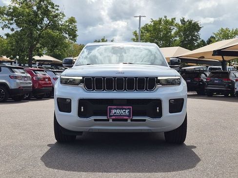 Used 2023 Jeep Grand Cherokee Overland AWD/4WD image 2