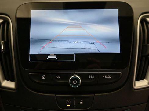 Used 2023 Chevrolet Malibu LT image 17