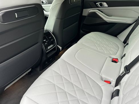 New 2026 BMW X5 xDrive40i w/ M Sport Package image 9