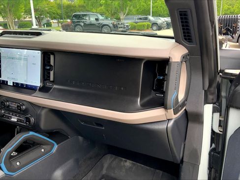 Used 2023 Ford Bronco Wildtrak AWD/4WD image 18