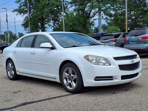 Used 2009 Chevrolet Malibu LT w/ Power Convenience Package FWD image 3